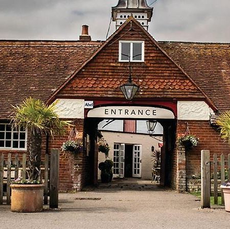 Bed and Breakfast The Walhampton Arms Лимингтон Экстерьер фото