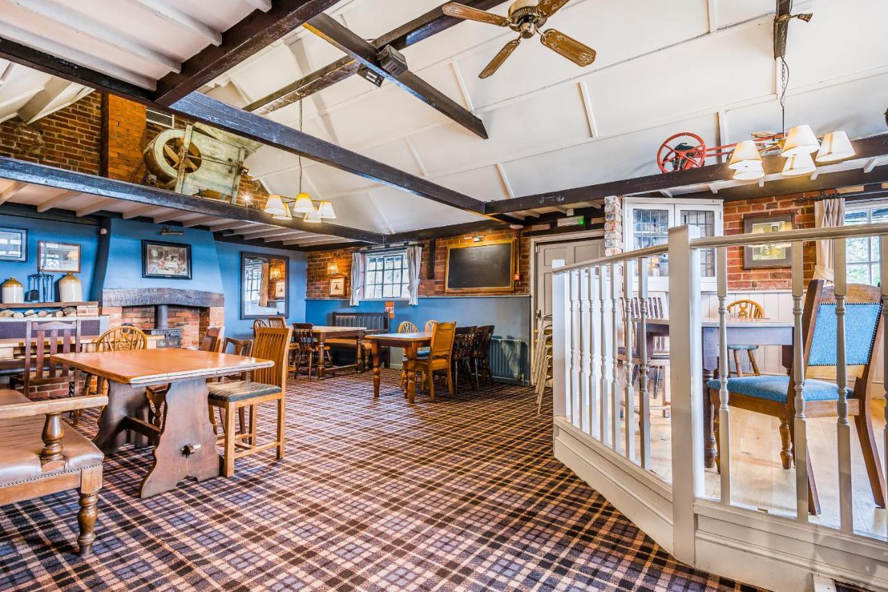 Bed and Breakfast The Walhampton Arms Лимингтон Экстерьер фото