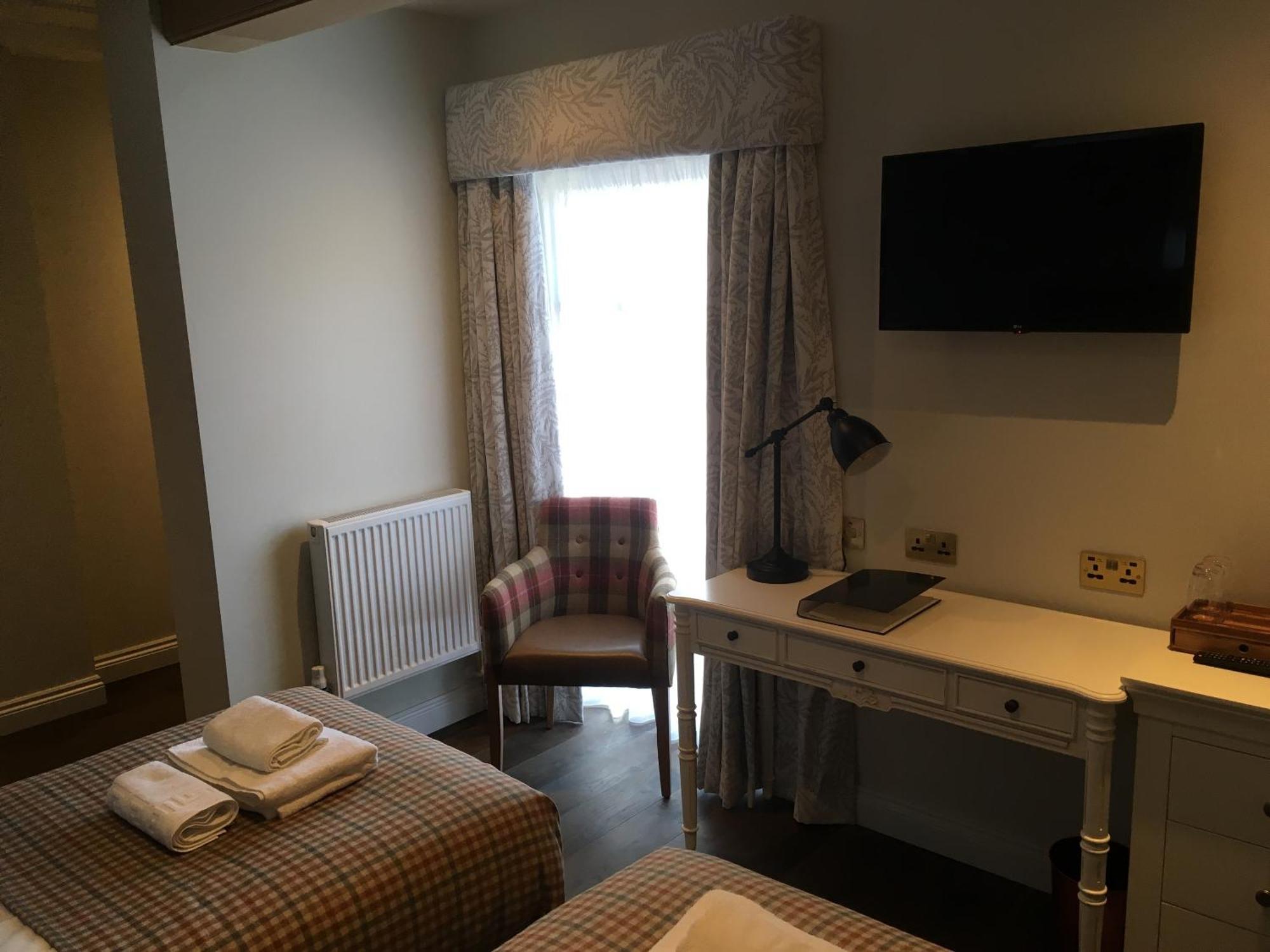 Bed and Breakfast The Walhampton Arms Лимингтон Номер фото